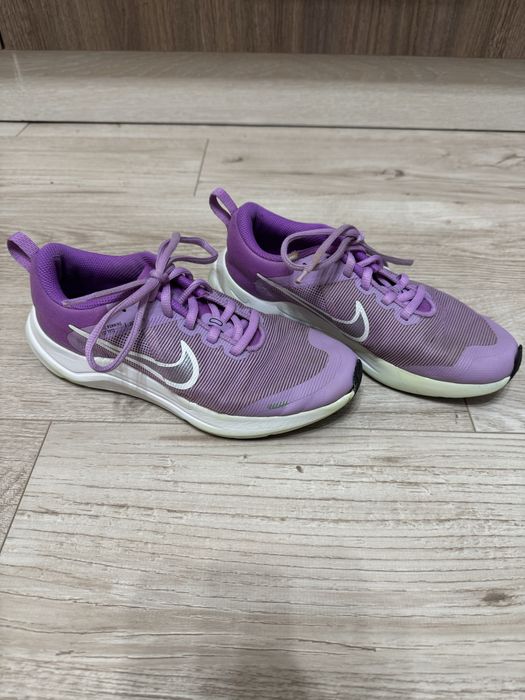 Кросівки Nike (UK 3, EUR 35 5, ніжка 22,5 см )