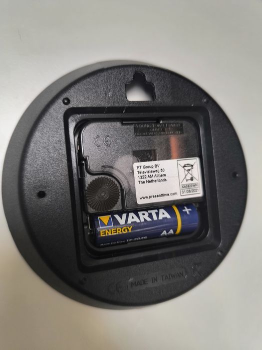 Zegar ścienny biały do salonu i kuchni CHARM klarlsson