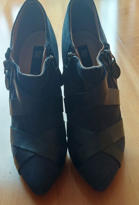 Botins tacão alto