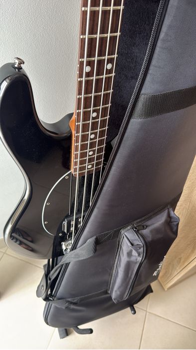 Sterling Stingray RAY 34 by Music Man