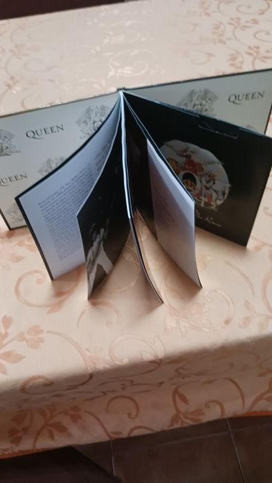 Discografia completa Queen-24 livros +24 CDs Remasterizados