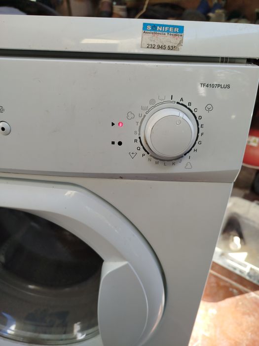 Maquina de lavar roupa Telefac modelo TF4107Plus