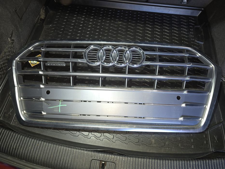 решітка радіатора Audi Q5