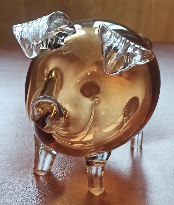 Фигурка свинки из дутого стекла