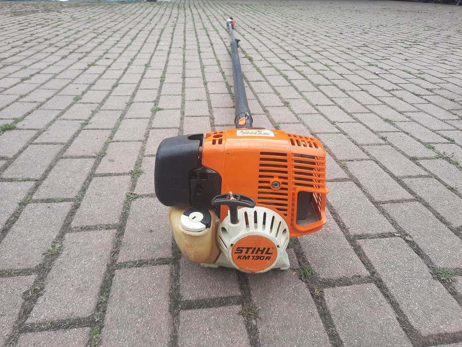 Pila stihl Ht KM 130 na wysięgniku podkrzesywarka