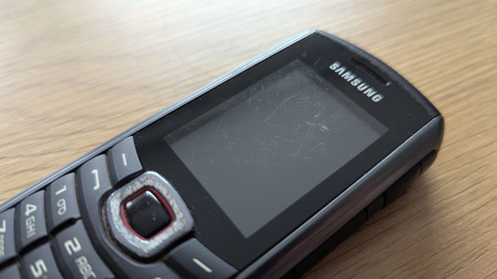 Samsung Solid B2710