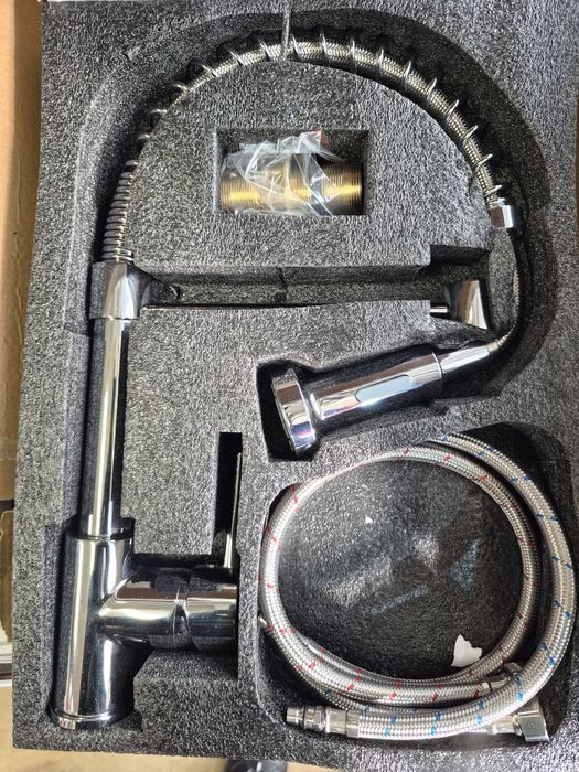 Bateria kuchenna z wyciaganą wylewką