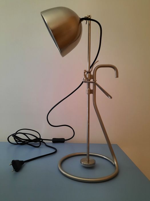 Luminária-Candeeiro de mesa IKEA RÂVAROR - Aço Inox - com lâmpada nova