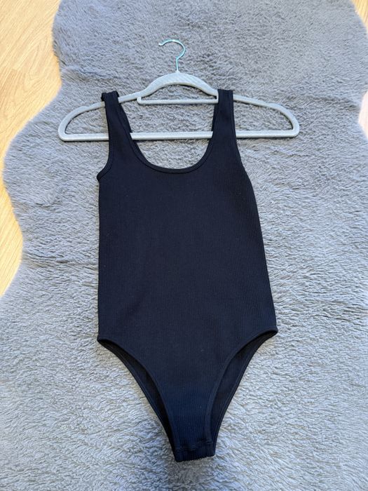 Body Zara czarne prążkowane na ramiączkach