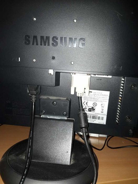 Монитор SAMSUNG 193BF в отличном состоянии