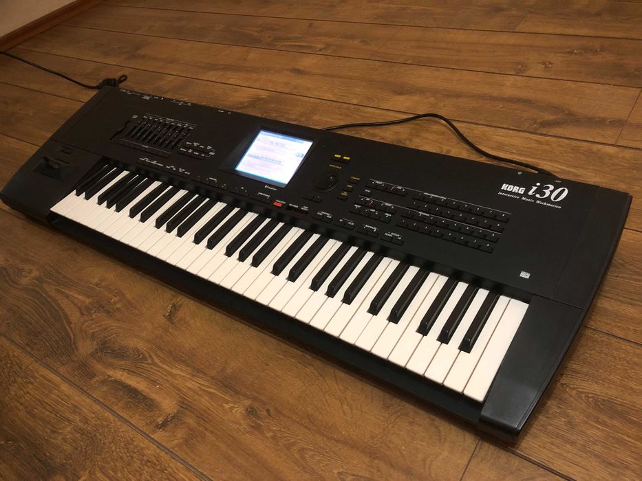 Синтезатор КORG i30 HD аранджувальна станція Interactive Musik Workst.