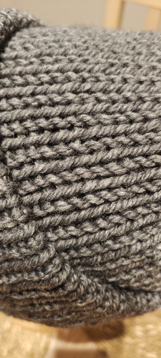 Ręcznie robiona czapka beanie  z wełny z YAKA