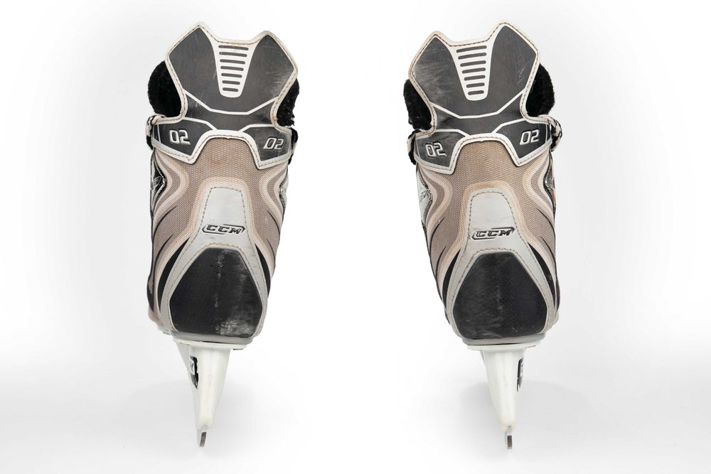 Хокейні ковзани CCM Vector 02 професійні коньки 37 розмір