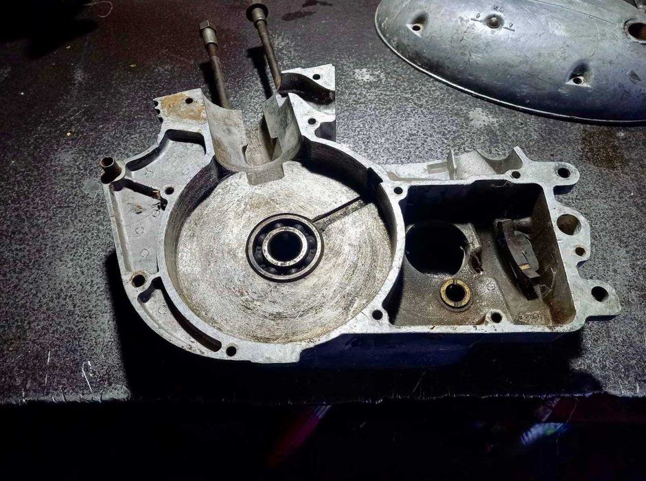 Запчастини JAWA 250-353 / Картер, циліндр, поршень, головка циліндра