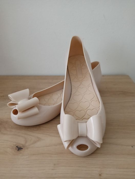 Pudrowe gumowe balerinki kokardka