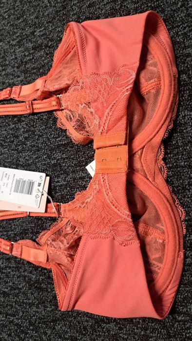 Biustonosz triumph  florale  rozmiarze 75E