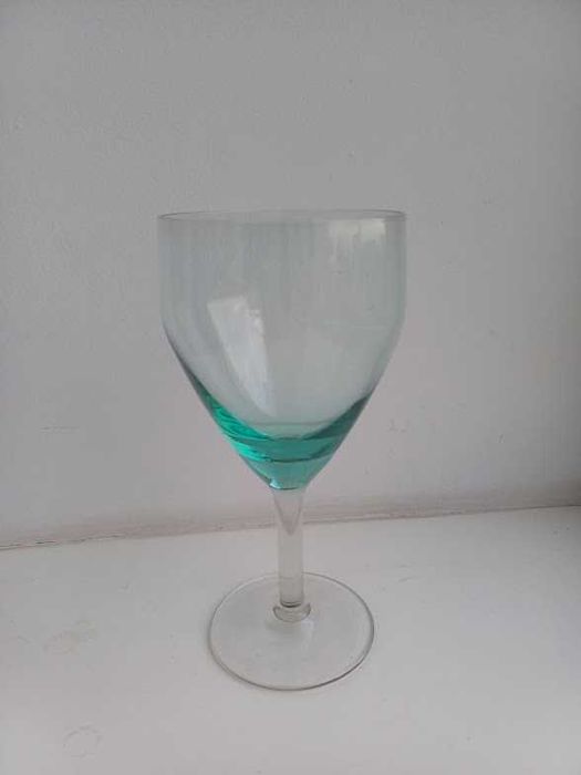Винтажные  винные  бокалы  нежно-бирюзового  цвета,  70е годы