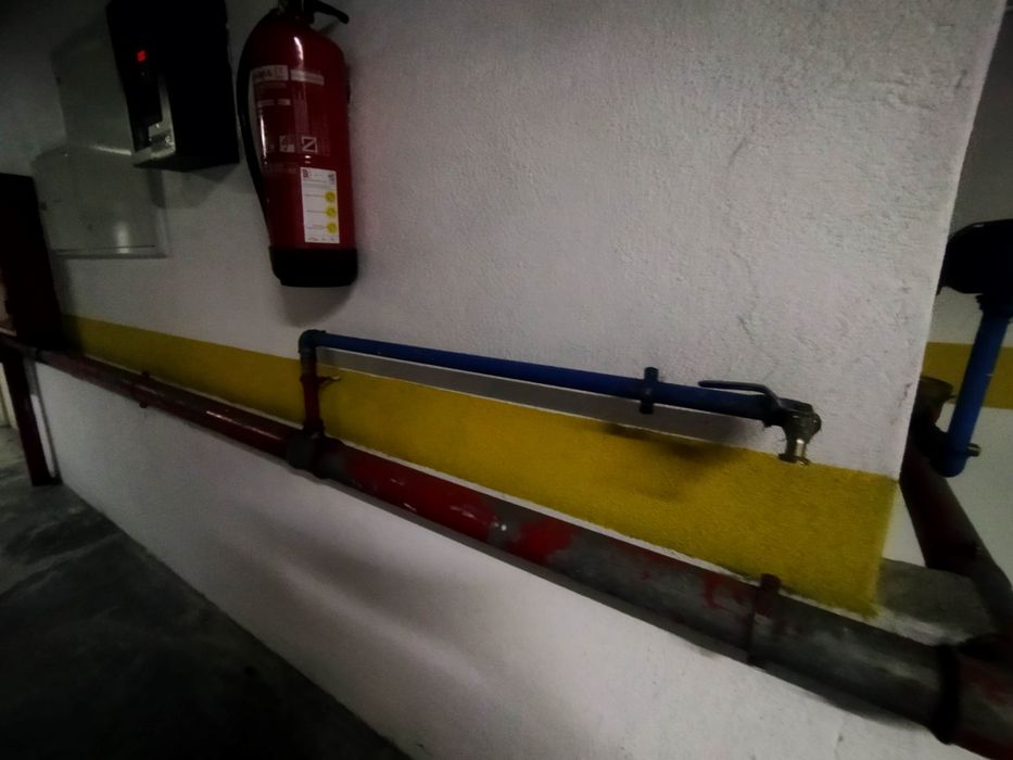 Garagem box, parqueamento, arrecadação, armazém, storage, luz