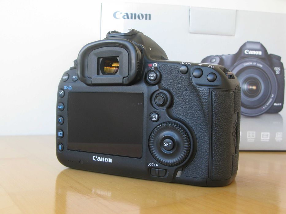 Máquina fotográfica digital Canon 5D III e acessórios