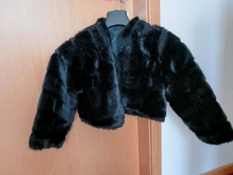 Bolero em pelo sintético