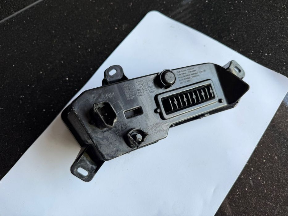 Lampa prawa prawy przód Polaris Sportsman/  20-25 rok