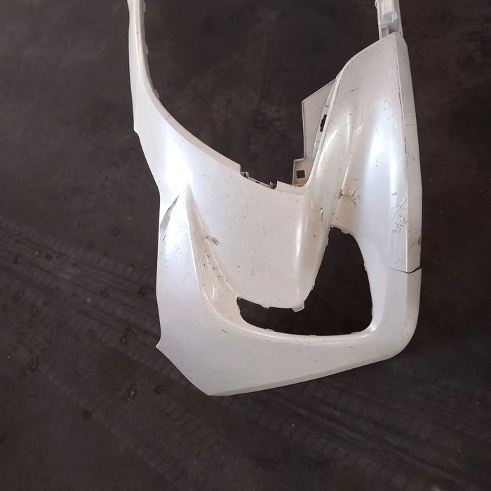 Para choques frente toyota yaris hybrid 2011 - 2020