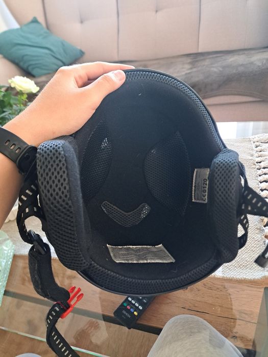 kask narciarski czarny