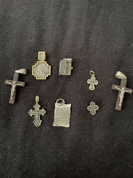 Продам серебряные кулоны подвески крестики