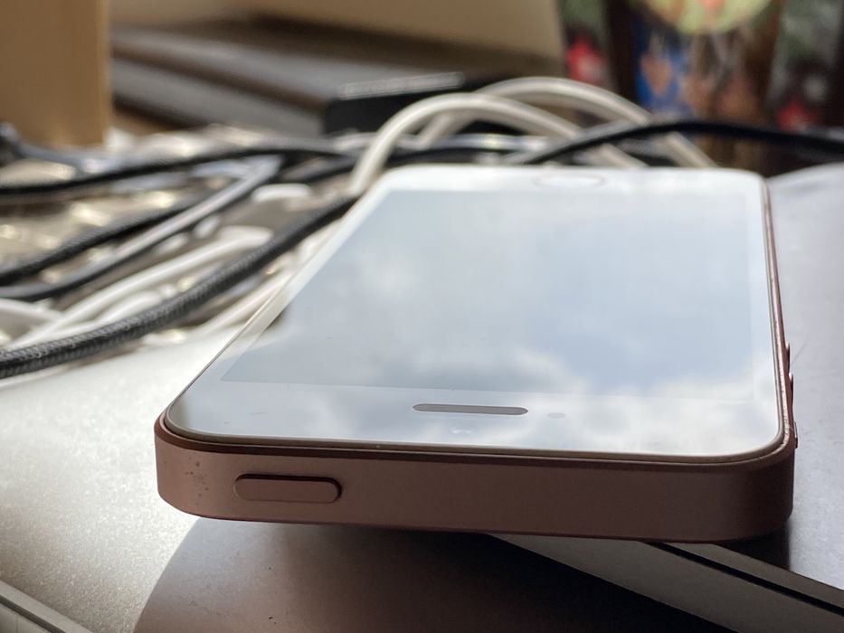 IPhone se 2016 16gb, без Sim - тільки WI-FI, акб 94