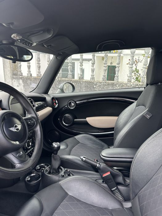 Mini Cooper D Baker Street