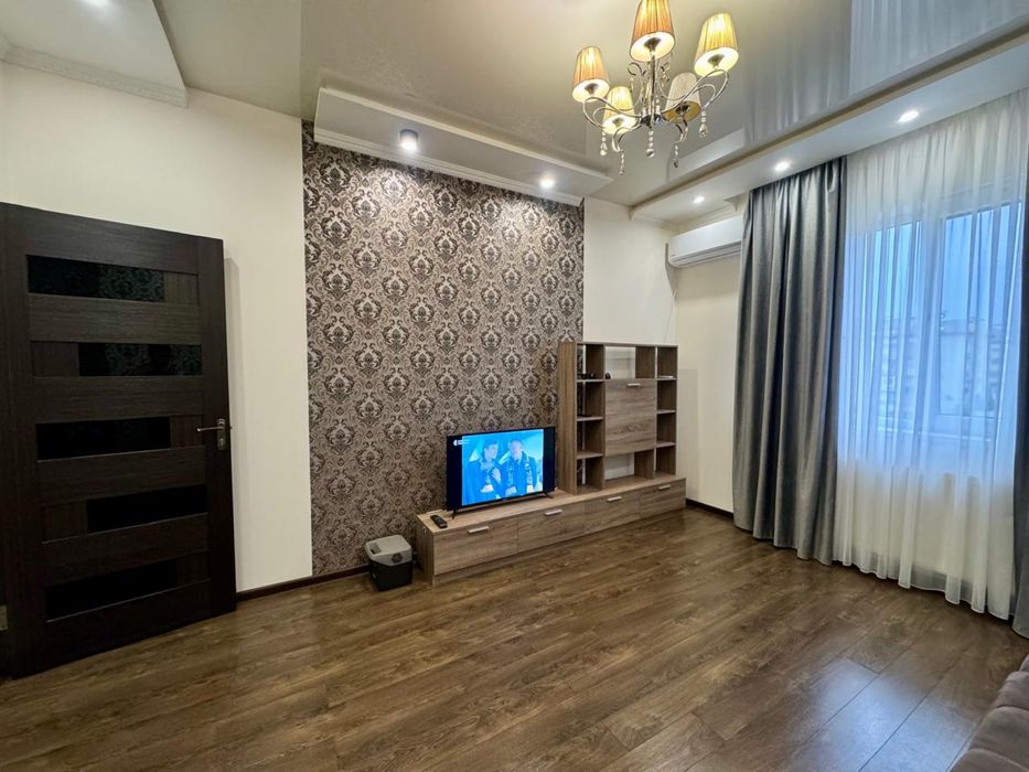 Оренда затишна 1-кімнатна квартира вул.Тлехаса Напроти Токіо