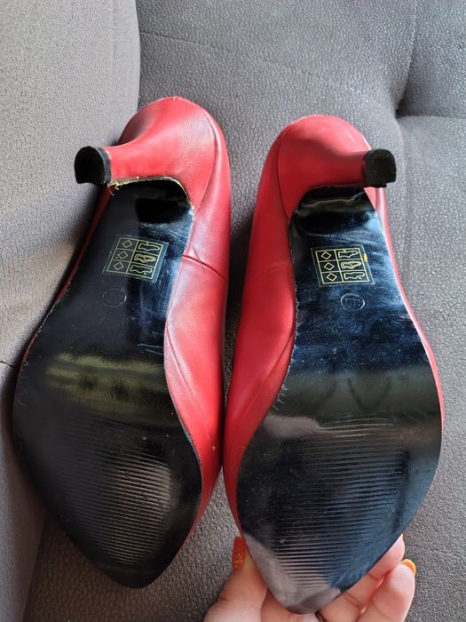 Czerwone buty rozmiar 39