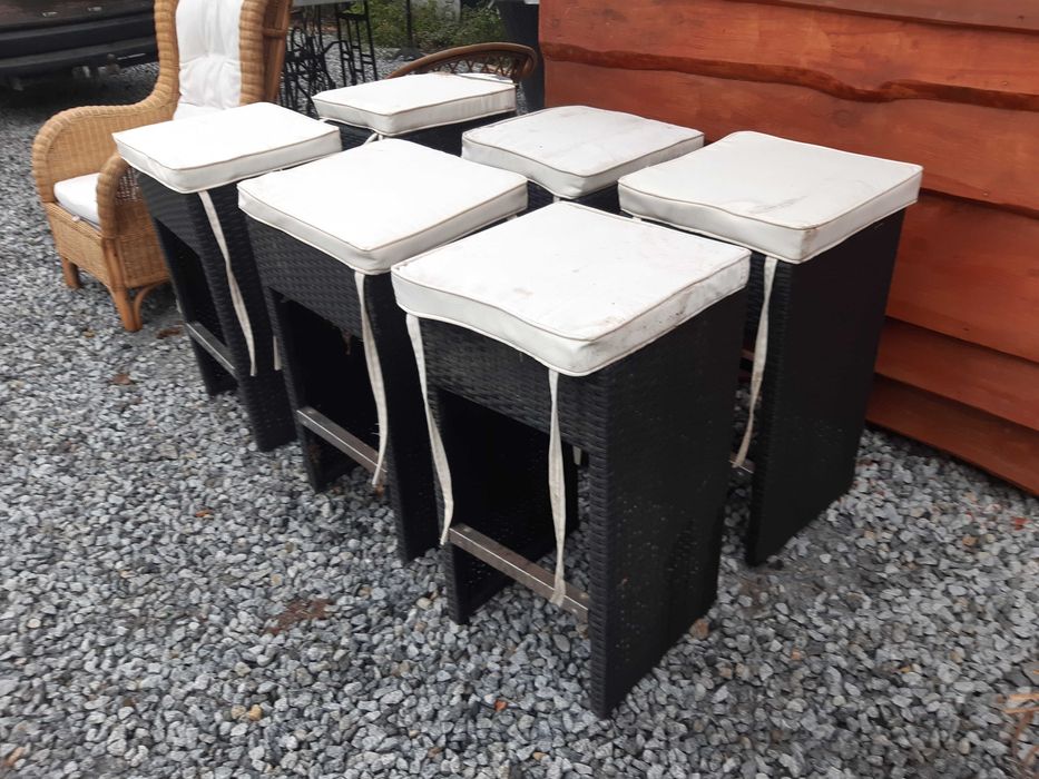 śliczne fotele rattanowe kilkanascie szt z poduchami