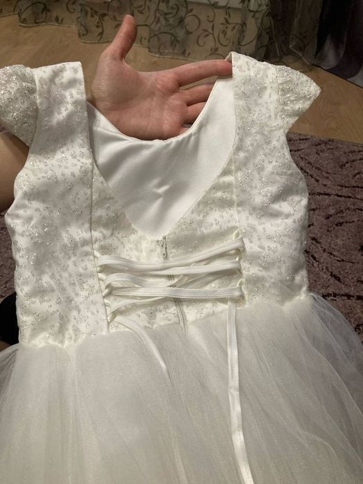 Платье детское в отличном состоянии