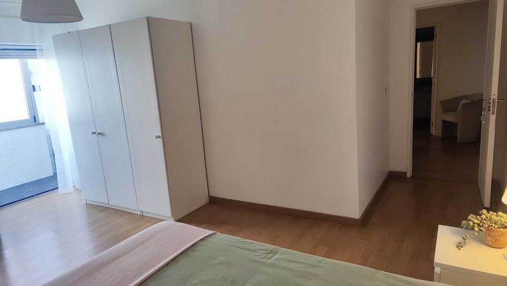 Quarto para arrendar em Odivelas com contrato