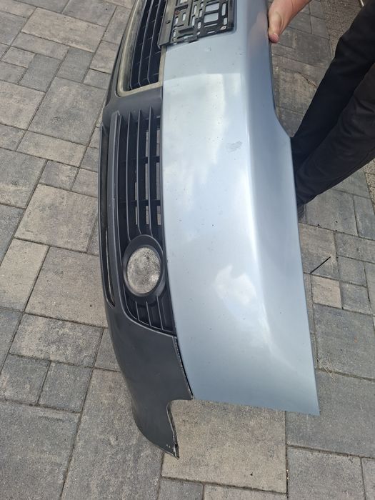 Audi a4 b6 zderzak przod przedni błękitny ly7r