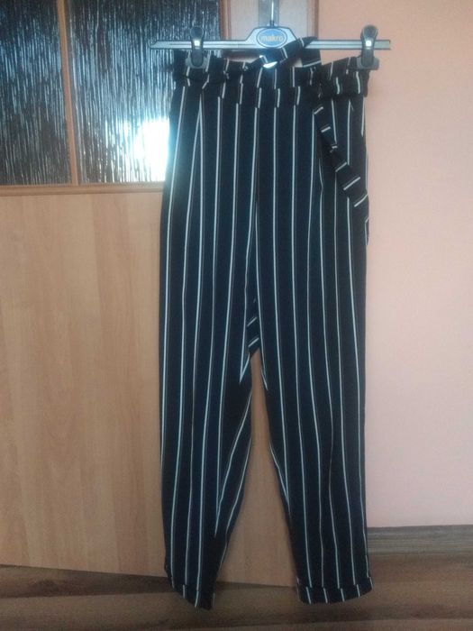 Spodnie damskie lekkie Pull & Bear r.S