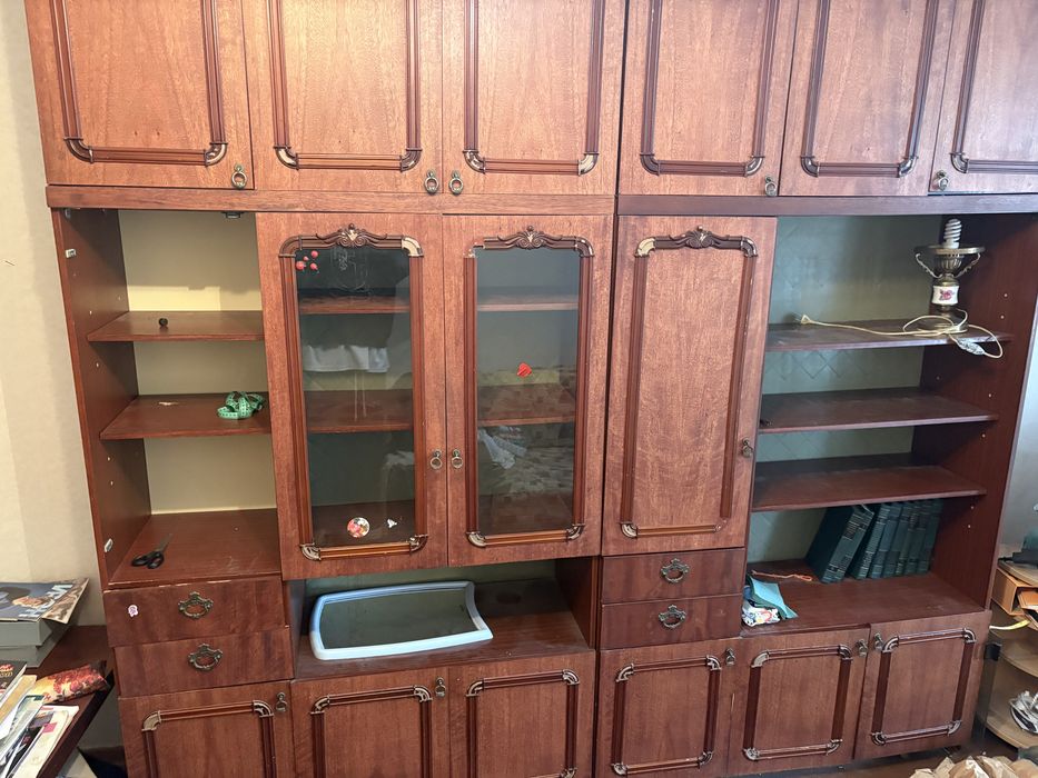 Шафа стінка у гарному стані