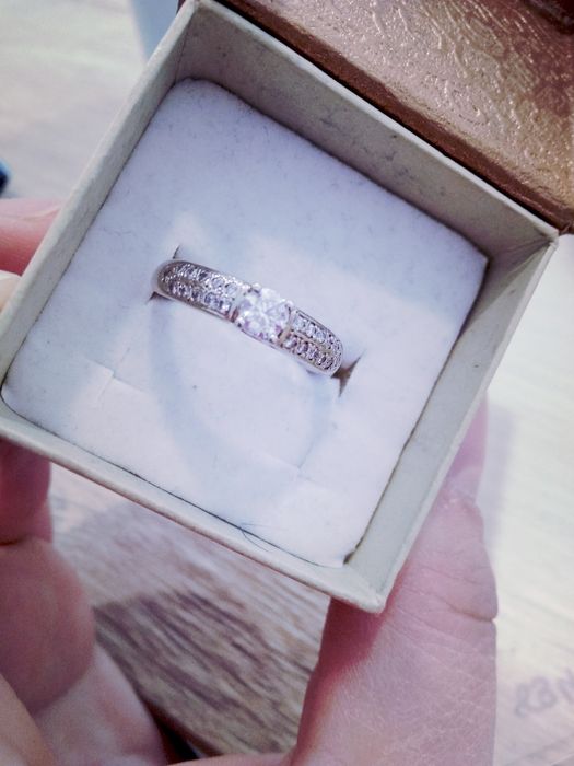 Pierścionek z brylantami