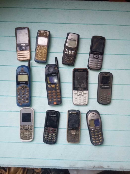 Продам неробочі кнопочні телефони