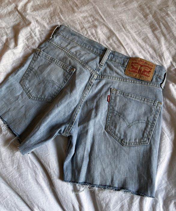 Міні шорти Levi’s на середній посадці розмір 28