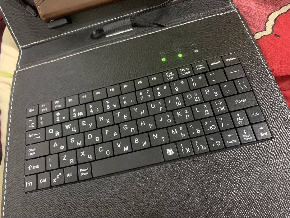 Чехол-клавиатура для планшета 10 дюймов