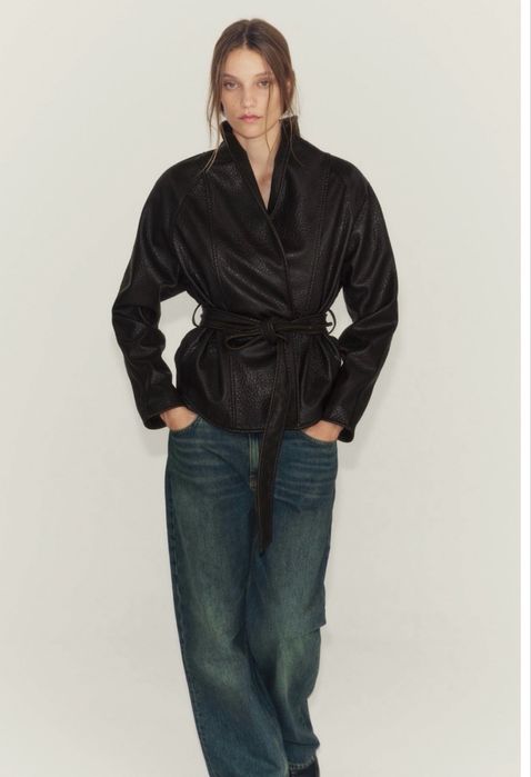 Куртка Zara нова