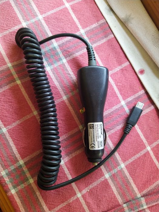 Зарядка автомобильная Нокиа