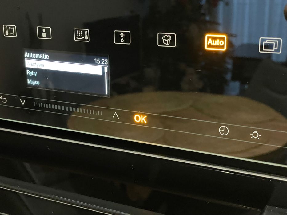 Mikrofalą +Urządzenie do gotowania na parze Miele DGM 7440 Czarny