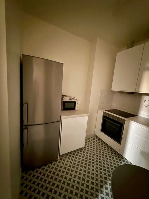 Arrendo T1 na ajuda mobiliado , equipado e totalmente remodelado