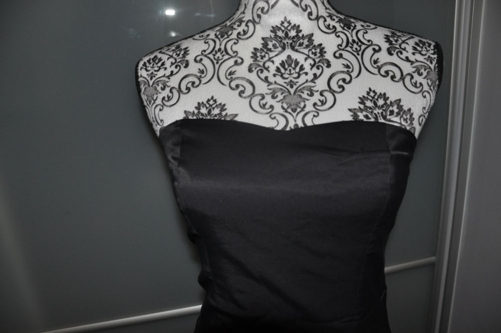 Elegancka mała czarna
