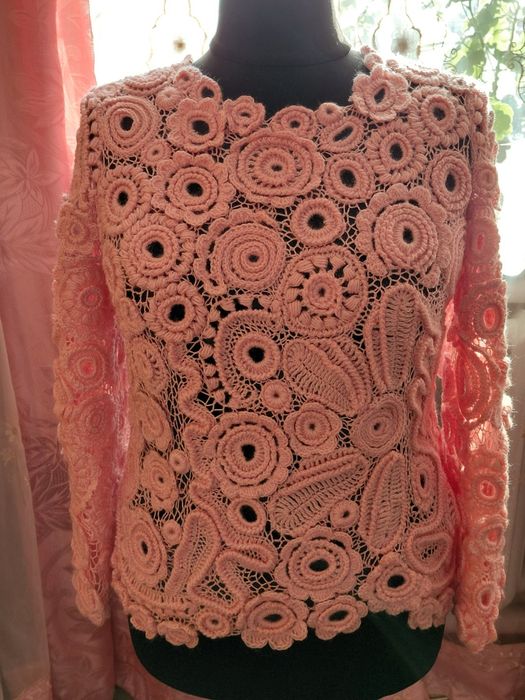 Ексклюзивний виріб у техніці ірландського мережива