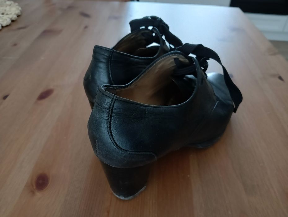 Skórzane buty Wojas 38 – dobry stan!