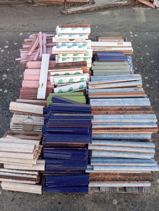 Barras, azulejos, rodapé